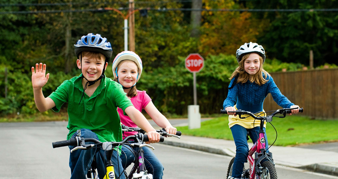 Kind Fahrrad fahren beibringen: Schritt-für-Schritt-Anleitung für Eltern. Vom Laufrad bis zum freien Fahren – so lernt Ihr Kind in 5 Tagen.