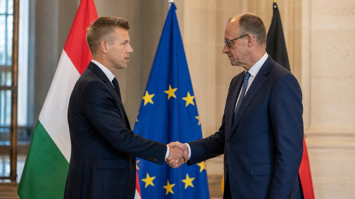 Ungarn will unter Peter Magyar wieder konstruktiver EU-Partner werden. In Berlin fordert Merz zugleich Bewegung in der Ukraine-Politik.