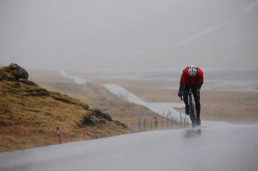 Fahrrad nach Regen pflegen: So schützen Sie Kette, Bremsen und Lager vor Schäden