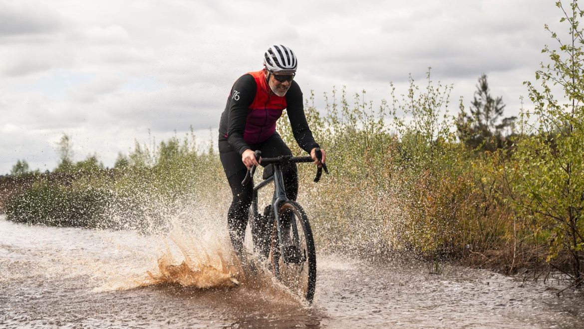 Fahrrad nach Regen pflegen: So reinigen Sie Kette, Bremsen und E-Bike richtig, verhindern Rost und vermeiden Schäden durch Wasser, Salz und Schmutz.