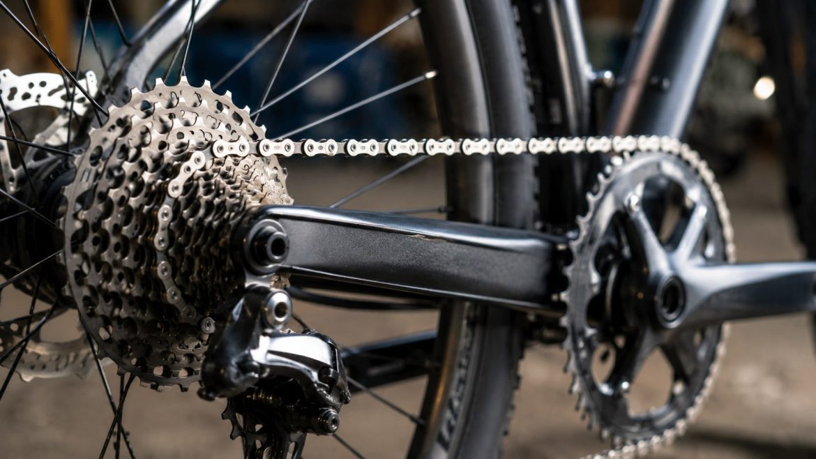 Wie lange hält eine Fahrradkette? Laufleistung, Verschleißgrenzen, richtige Reinigung und 10 Maßnahmen für eine längere Lebensdauer von Kette und Kassette.