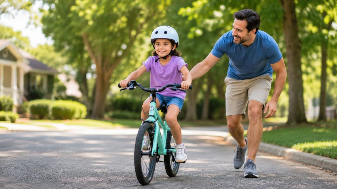 Wann ist ein Kind bereit für ein Fahrrad? Diese Zeichen zeigen, wann der Wechsel vom Laufrad auf 2 Räder gelingt und wie Eltern ohne Stützräder sicher üben.