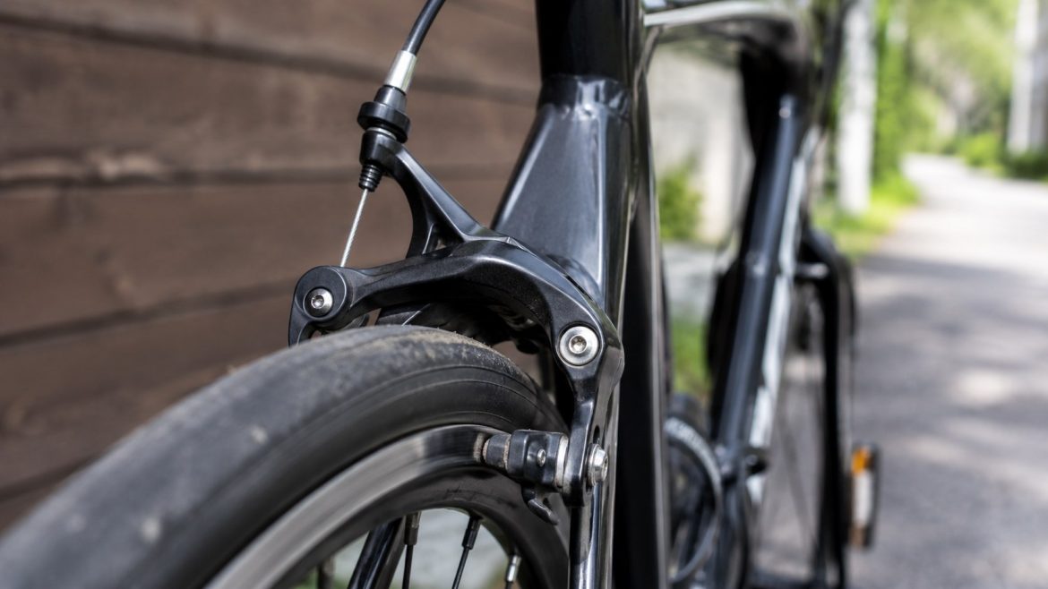 Hydraulische oder mechanische Fahrradbremsen: Unterschiede bei Bremskraft, Wartung, Kosten und Dosierung sowie die beste Wahl für E-Bike, MTB und Citybike.