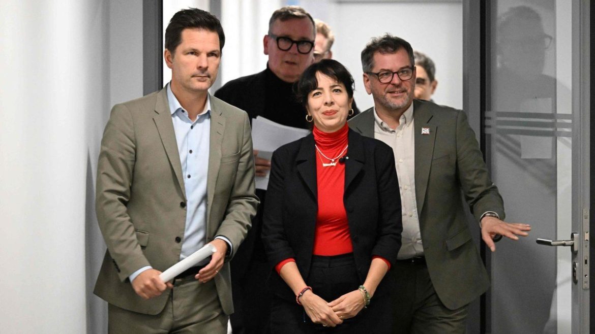 Berliner Koalition 2026: Linke, Grüne und SPD erzielen eine Einigung. Geplant sind Koalitionsgespräche und die Vergesellschaftung großer Wohnungsbestände.